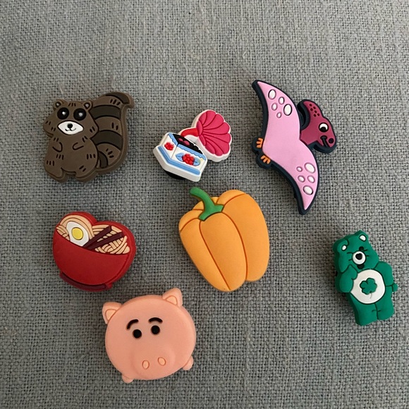 10 Piece Random Croc Jibbitz Crocs - Picture 4 of 4